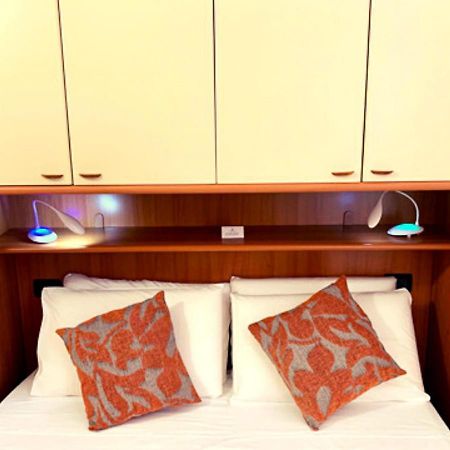 Gardalakeapartment a Sirmione Bagian luar foto