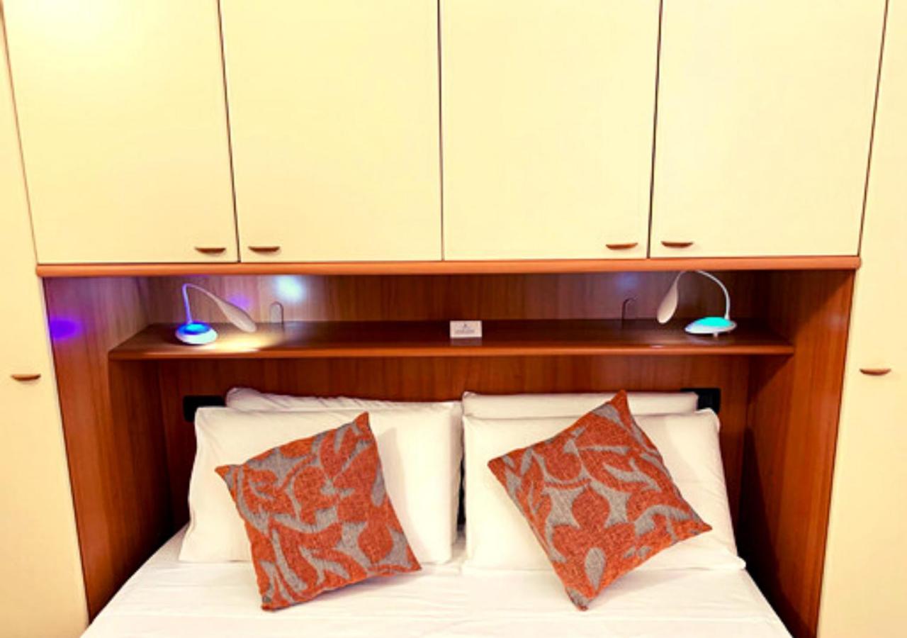 Gardalakeapartment a Sirmione Bagian luar foto